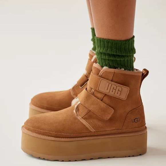 UGG Women's Neumel Platform Boot - Picture 2 of 12